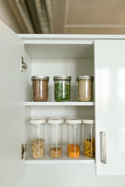 How to Keep a Tidy Fridge and Pantry: Simple Tips for Organized Storage